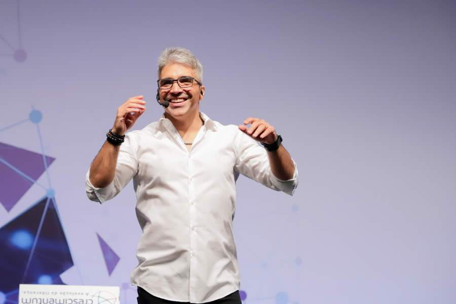 Paulo Alvarenga lan&ccedil;a livro que mostra como transformar o medo em conquistas pessoais e profissionais