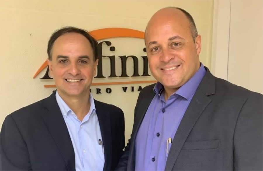 Wilson Ramos, gerente Comercial de SP, com Washington Marcilio, gerente para o interior de SP