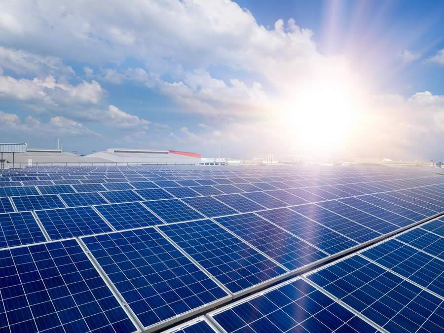 Consumidores brasileiros ganham 16 usinas de energia solar para programa de assinatura