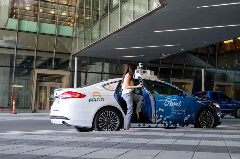 Além do robô-táxi: como os carros autônomos vão mudar a experiência do consumidor