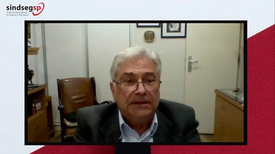 Panorama do Seguro aborda economia com Cl&aacute;udio Contador