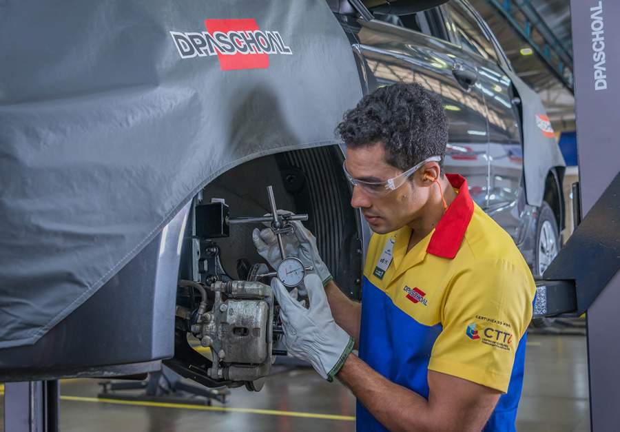 Seguran&ccedil;a em primeiro lugar: a import&acirc;ncia da revis&atilde;o veicular antes de pegar a estrada no carnaval