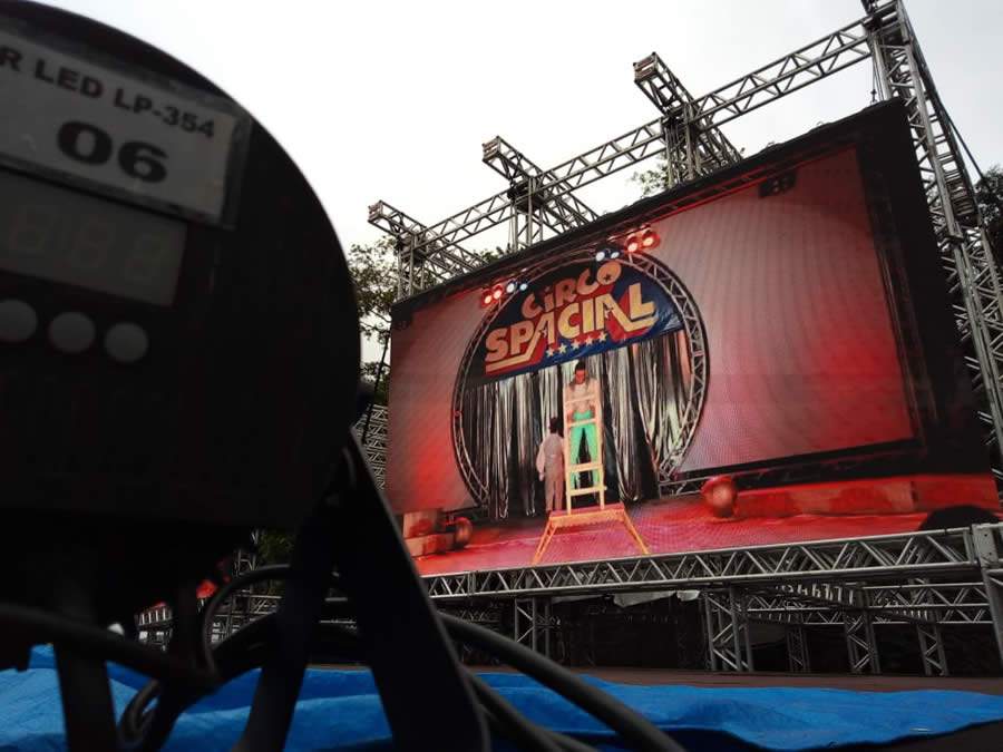 Drive-In Festival das Artes oferece programação cultural e confirma participação de Evandro Santos, ex integrante do Pânico, no final de semana