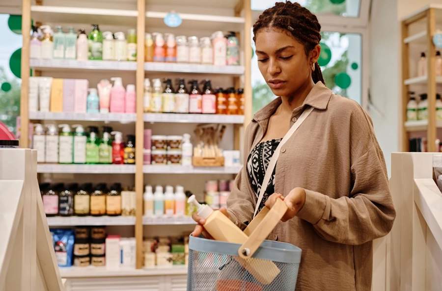 Consumo, trabalho e rotina devem mudar com tend&ecirc;ncias emocionais para 2027, diz N&uacute;ria Santos