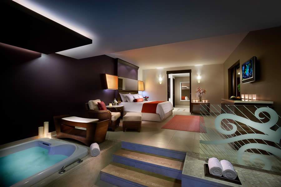 Casais podem desfrutar de ambientes como esse na rede Hard Rock Hotels - Divulgação
