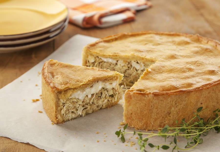 Torta de Frango com Queijo tipo Cottage