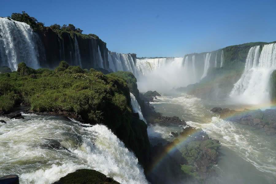 Lar das belas cataratas, Foz do Iguaçu é um dos destinos mais procurados no Brasil em qualquer época do ano