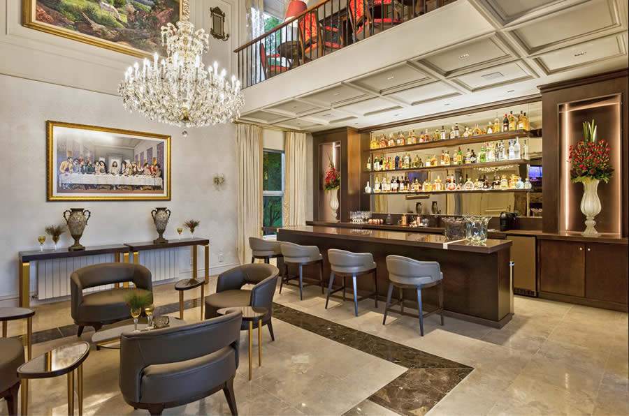 Castelo Saint Andrews apresenta novo bar em estilo escocês