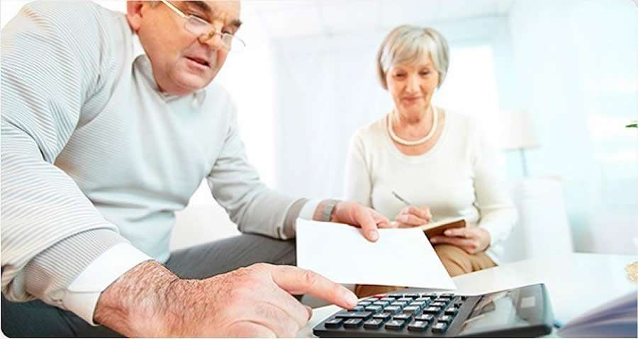 R$ 21 bilh&otilde;es na economia: aposentados receberam a primeira parcela do 13&ordm; sal&aacute;rio