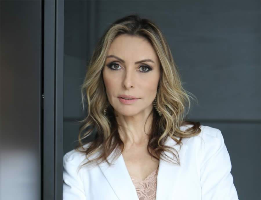 Sandra Franco - consultora jur&iacute;dica especializada em direito m&eacute;dico e da sa&uacute;de, doutoranda em Sa&uacute;de P&uacute;blica, presidente da Comiss&atilde;o de Direito M&eacute;dico e da Sa&uacute;de da OAB de S&atilde;o Jos&eacute; dos Campos (SP) e membro do Comit&ecirc; de &Eacute;tica para pesquisa em seres humanos da UNESP (SJC) e presidente da Academia Brasileira de Direito M&eacute;dico e da Sa&uacute;de.