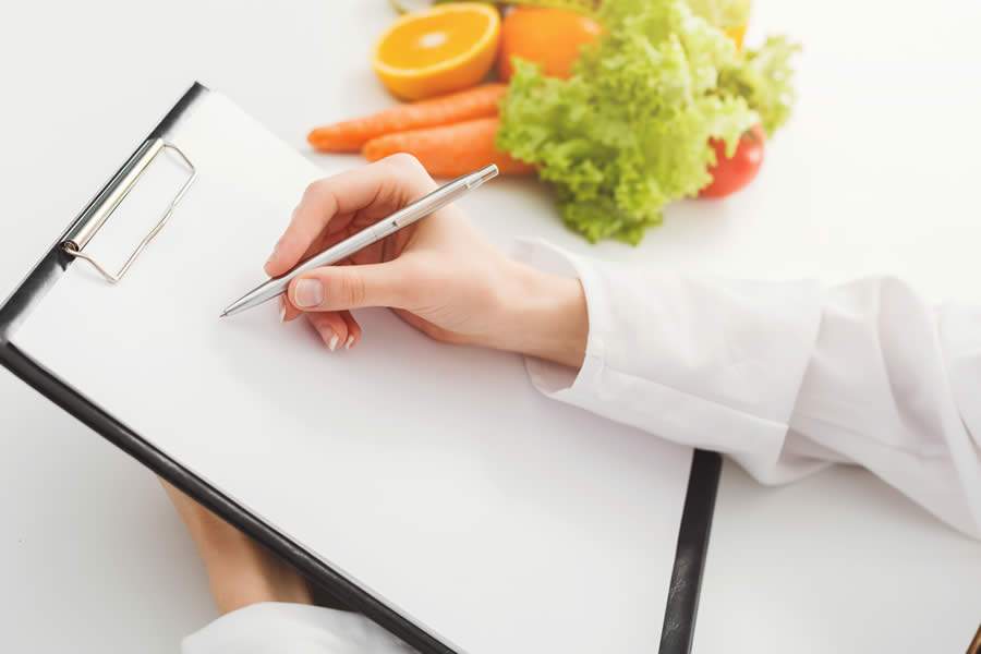 Dia do Nutricionista traz alerta sobre a import&acirc;ncia desses profissionais neste momento - Cr&eacute;ditos: Envato Imagens