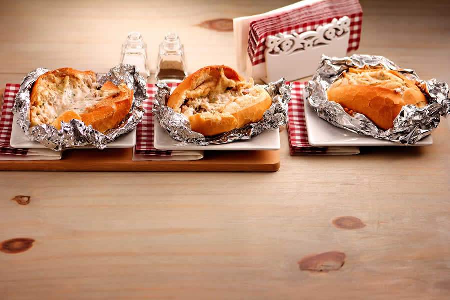 PÃO DELÍCIA DE ATUM Créditos das fotos: Gomes da Costa/Divulgação.  CALZONE DE ATUM