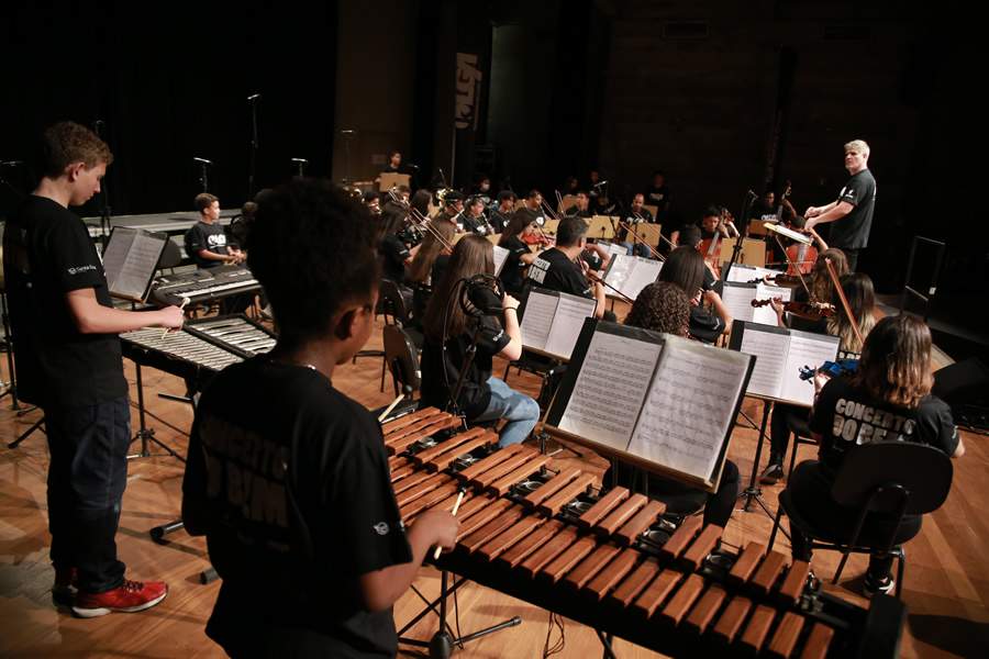 Concerto reúne 100 pessoas com e sem deficiência para celebrar a força da inclusão e diversidade