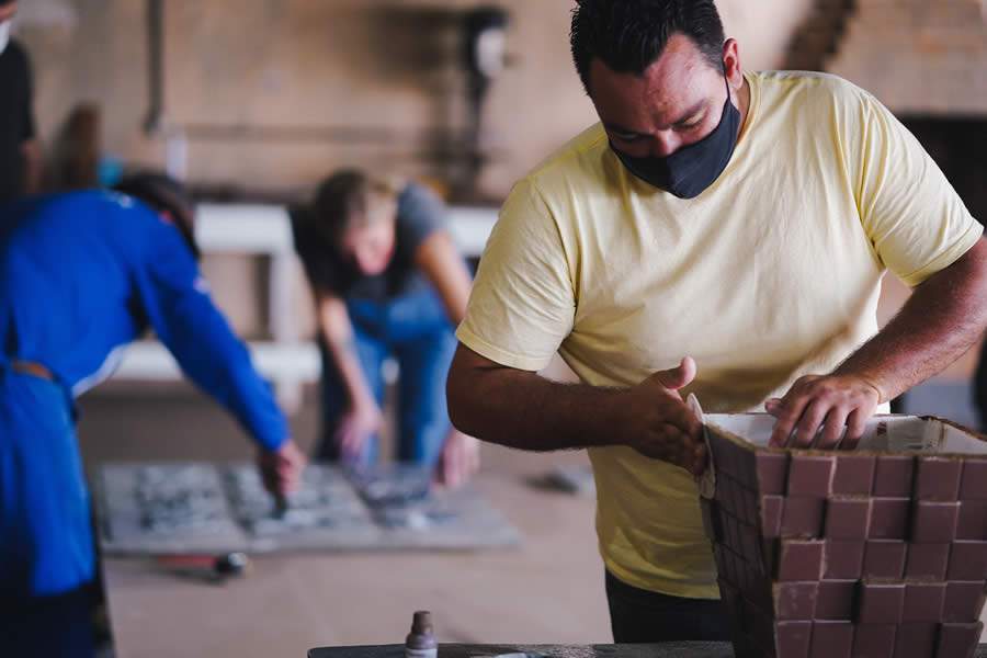 Projeto Obra &amp; Arte desperta um olhar inovador sobre os res&iacute;duos da constru&ccedil;&atilde;o civil que seriam descartados - Cr&eacute;dito: Bruno Ferraro