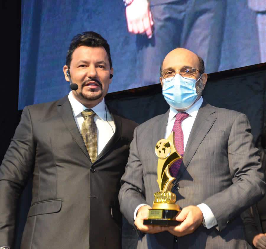 Dr. Manoel Peres no Premio 100 Mais Influentes da Sa&uacute;de na Decada