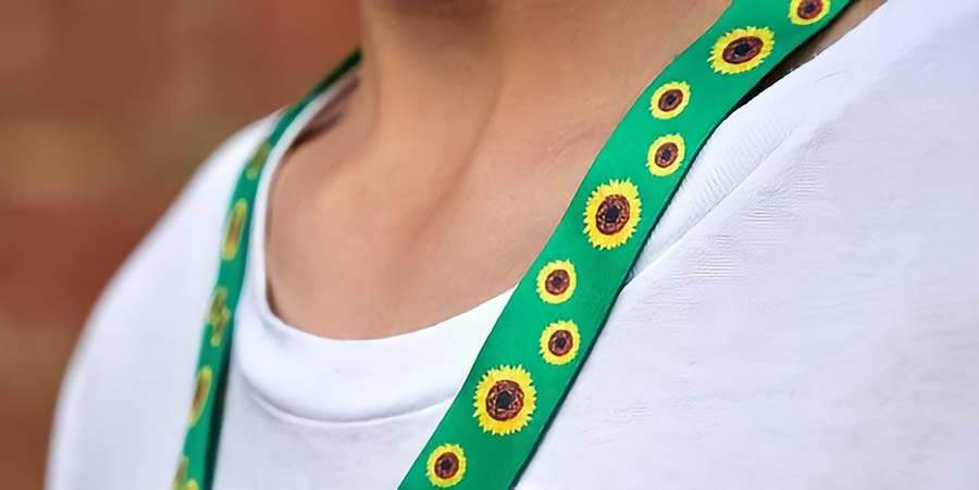 Defici&ecirc;ncias ocultas: especialista comenta lei que oficializa uso nacional da fita de girass&oacute;is