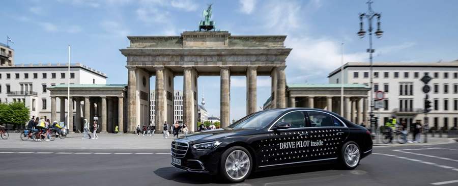 Mercedes-Benz é o primeiro fabricante de automóveis a certificar um sistema de condução autônoma SAE nível 3