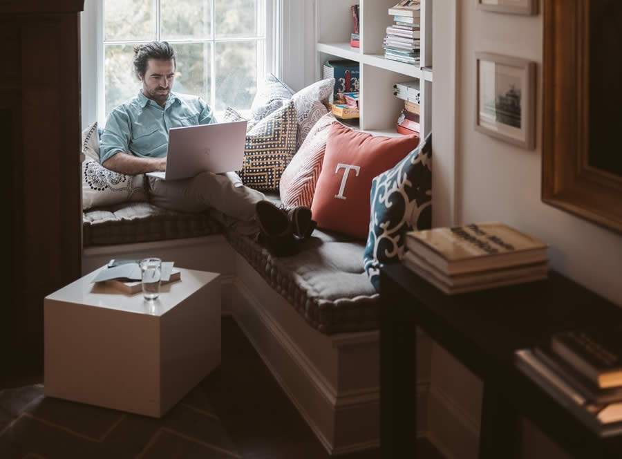 Equilibrar atividade mental e f&iacute;sica &eacute; o desafio do homeoffice e do estudo remoto