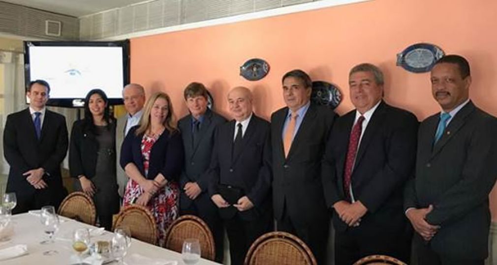  Personalidades do mercado segurador reunidos no encontro do CCS-RJ com o presidente do Ibracor, Gumercindo Rocha Filho