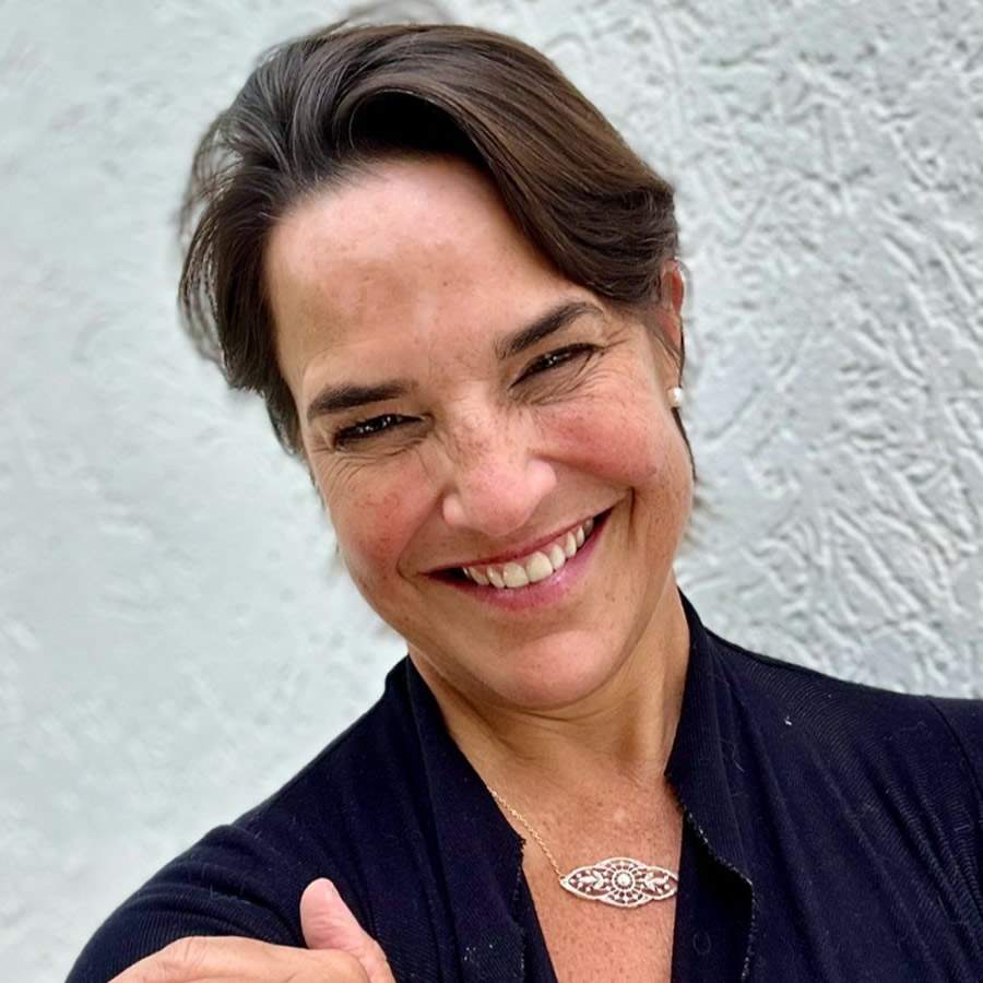 Veronica Magari&ntilde;os