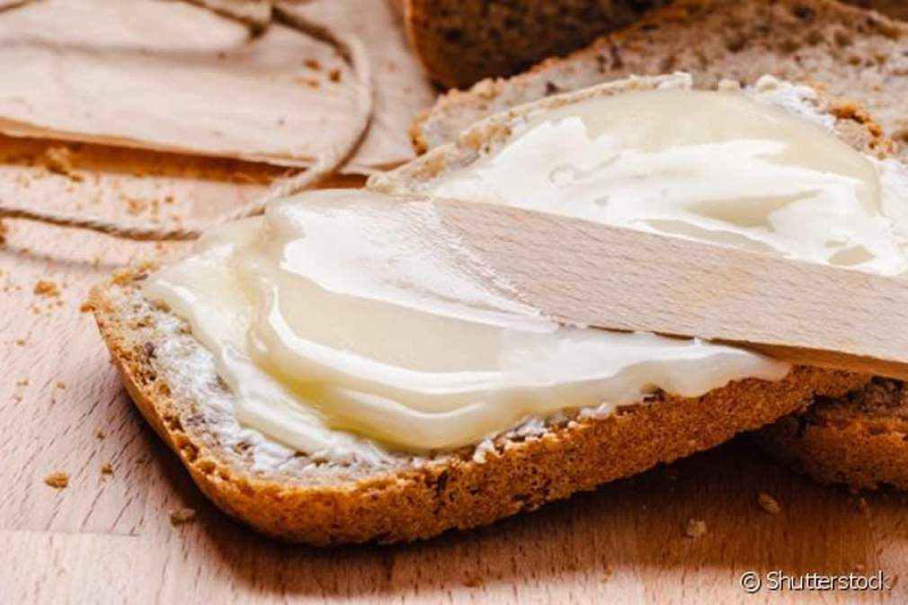 Manteiga, margarina, requeijão ou geleia: o que é mais saudável e menos calórico para passar no pão?