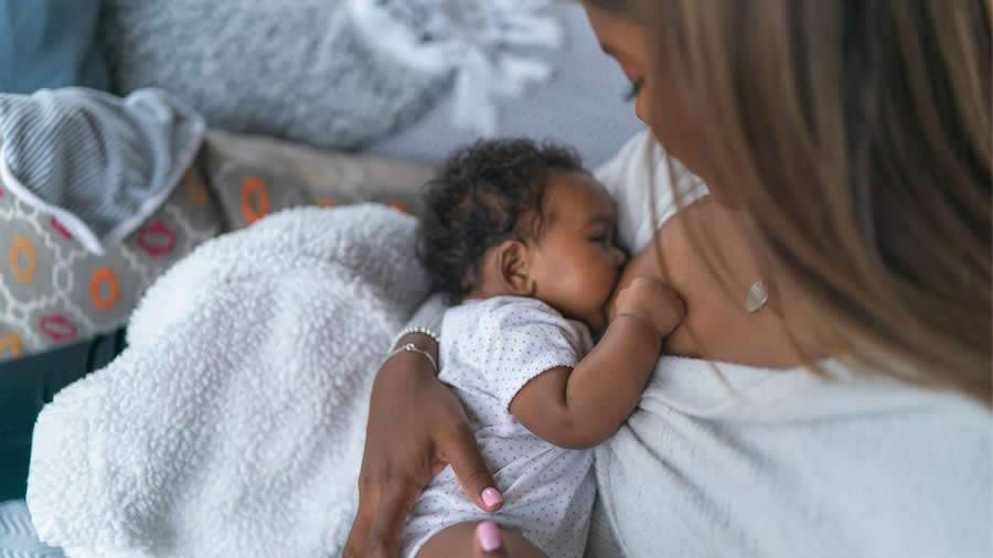 Agosto dourado: auriculoterapia auxilia na amamentação