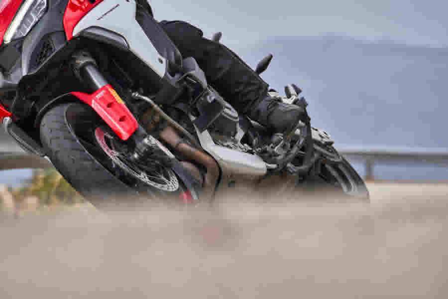 Pirelli Lan&ccedil;a o Scorpion Trail Iii, Pneu Voltado Para a Condu&ccedil;&atilde;o em Estradas e Rodovias, No Festival Interlagos Motos 2024