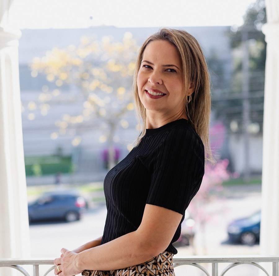 V&acirc;nia Montenegro