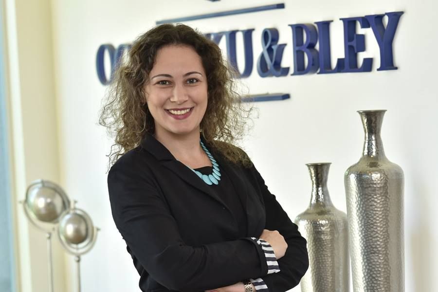 Dra. Cintia Rolino Leitão