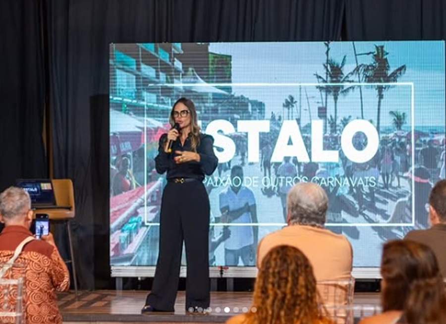 Ma&iacute;ra Holtz, s&oacute;cia-diretora da Estalo, participa do evento Carnaval 360. Imagem: Divulga&ccedil;&atilde;o