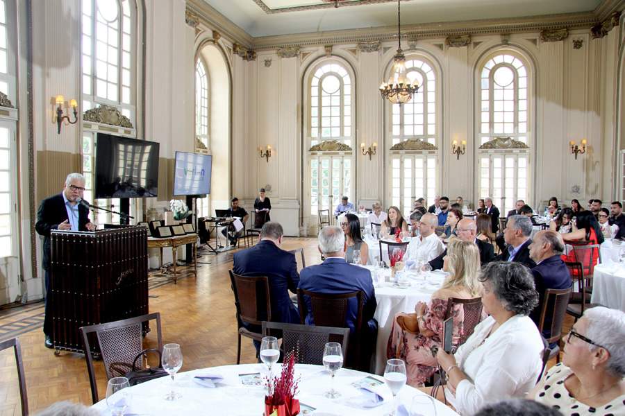 Jo&atilde;o Paulo Moreira de Mello, presidente do CSP-MG, emocionou os presentes com discurso reflexivo sobre gratid&atilde;o e a import&acirc;ncia de aproveitar o momento presente - Fotos: Arnaldo Athayde