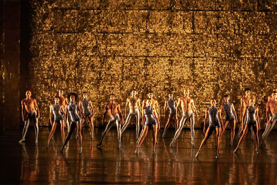  Piracema, novo espet&aacute;culo de dan&ccedil;a do Grupo Corpo, marca os 50 anos da companhia - Cristina Castilho