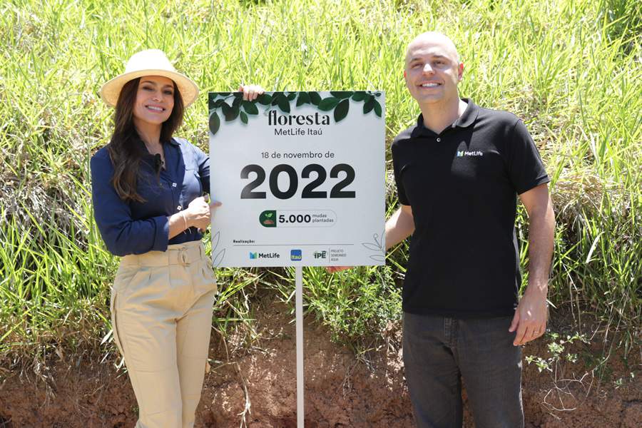 Rosana Jatoba e Marcelo Tomei, diretor comercial