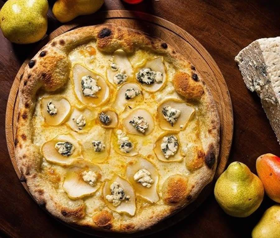 Pizza de Pera com Gorgonzola