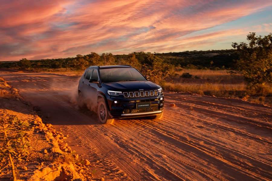 Jeep&reg; garante lideran&ccedil;a em SUVs novamente em 2021