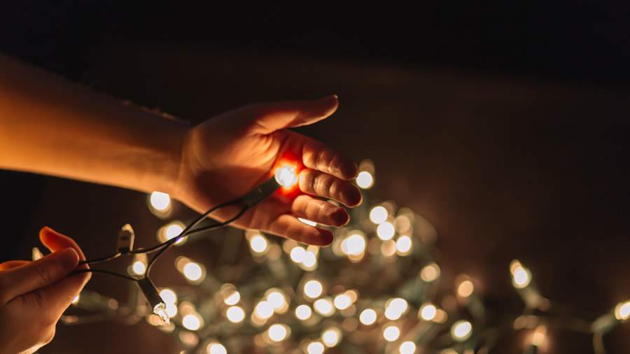 Decora&ccedil;&atilde;o de Natal: saiba como evitar acidentes el&eacute;tricos