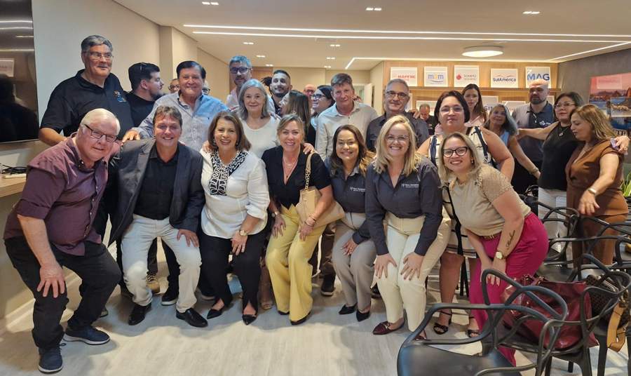 Momento de integração entre a diretoria do CCS-RJ, corretores associados e a seguradora, reforçando diálogo e conexão no setor – Foto Divulgação