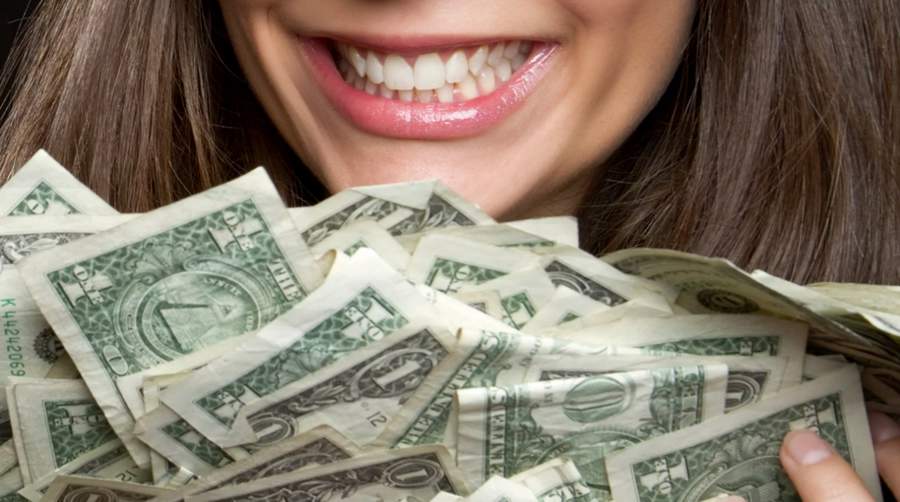 Pesquisa quebra mito de que dinheiro não traz felicidade - Reprodução Internet