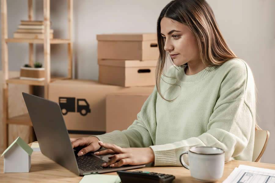 L&iacute;deres empresariais destacam caminhos essenciais para fortalecer a presen&ccedil;a online, conquistar a confian&ccedil;a do consumidor e se preparar para os momentos de maior movimento no varejo - Foto: Freepik