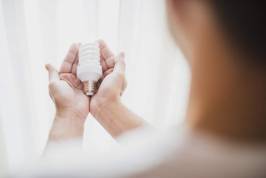 Substitui&ccedil;&atilde;o dae l&acirc;mpadas fluorescentes por de led contribuem significativamente, j&aacute; que a &uacute;ltima consome de 60% a 80% menos energia - Divulga&ccedil;&atilde;o