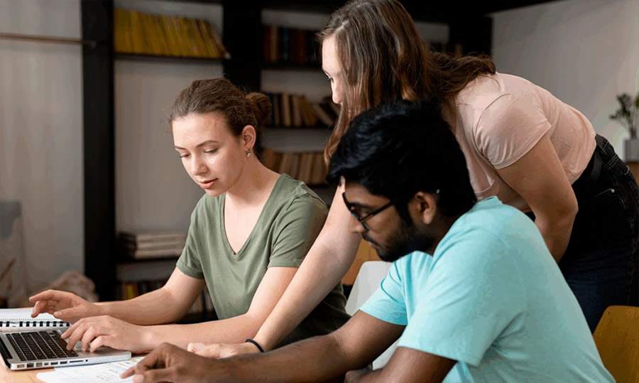  Especialistas em carreira priorizam as habilidades comportamentais ao dom&iacute;nio t&eacute;cnico na hora da contrata&ccedil;&atilde;o - Cr&eacute;dito das fotos Freepik