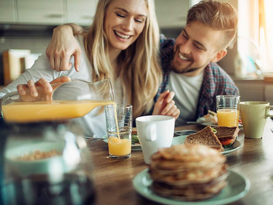 Pesquisa revela que um "bom dia" vindo da pessoa certa pode mudar o seu dia - Reprodu&ccedil;&atilde;o Internet