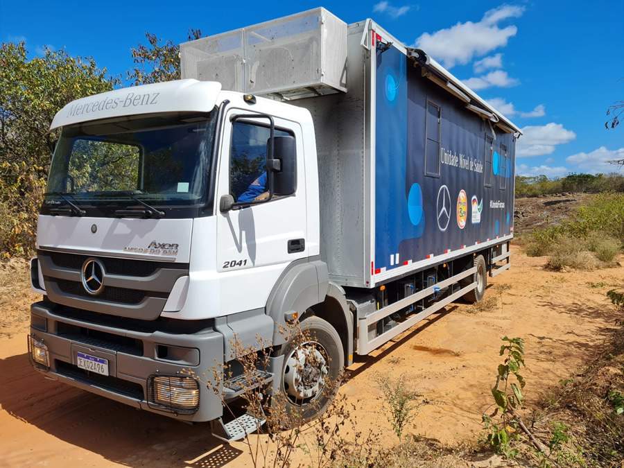 Unidade M&oacute;vel de Sa&uacute;de cedida pela Mercedes-Benz aos Amigos do Bem inicia atendimento &agrave; popula&ccedil;&atilde;o do sert&atilde;o do Cear&aacute;