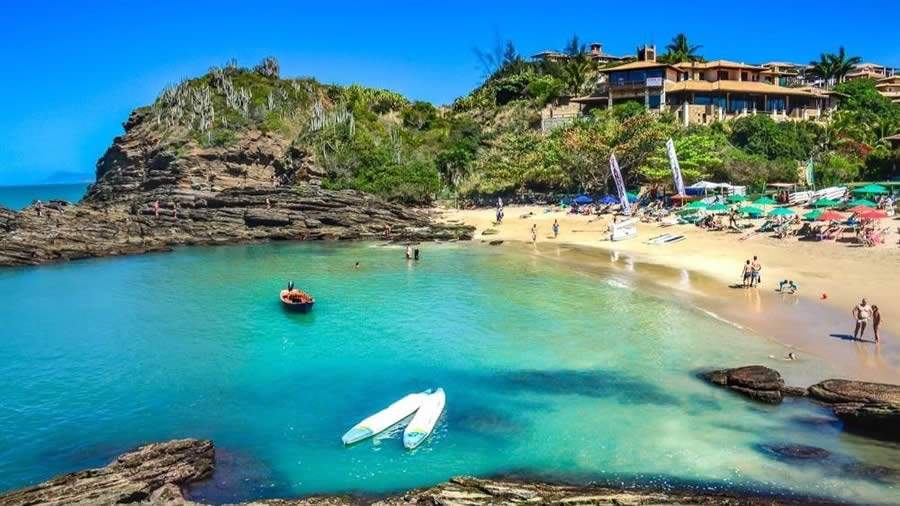Encontro Maior Idade Bancorbrás leva os turistas para conhecer as belas praias de Búzios, no Rio de Janeiro