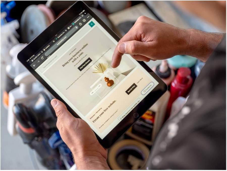 ENDOFYEAR - Cr&eacute;dito: Divulga&ccedil;&atilde;o GoDaddy