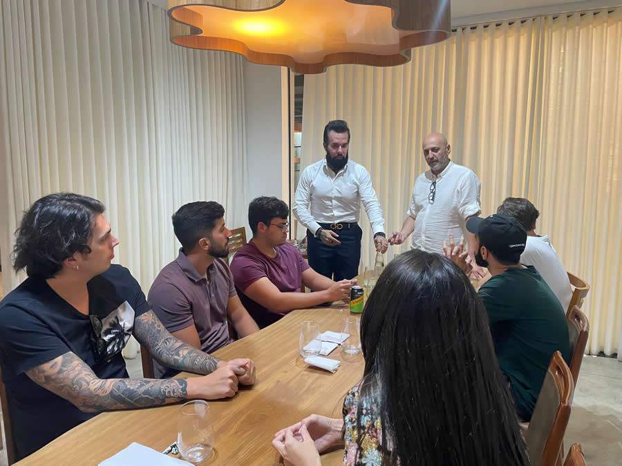 Membros da terceira gera&ccedil;&atilde;o do Grupo Soares com Marcelo Camorim e Celso Olievira, presidente e integrante do Conselho de Administra&ccedil;&atilde;o da holding - Divulga&ccedil;&atilde;o