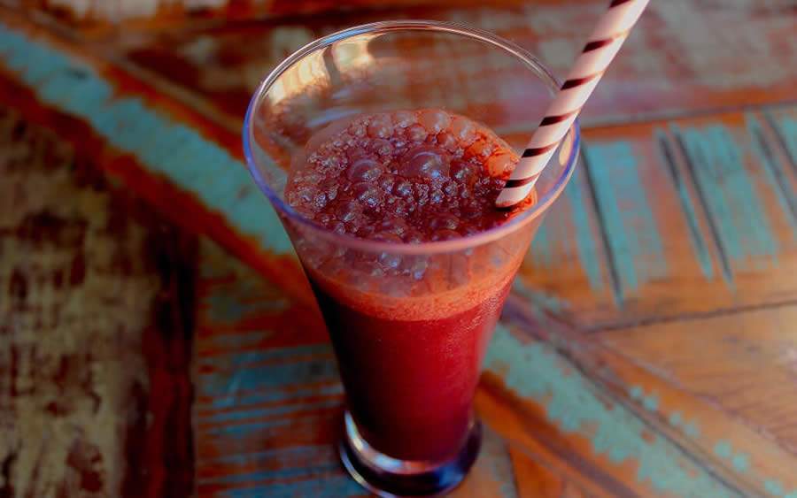 Receita de frozen de uva com açaí para o verão