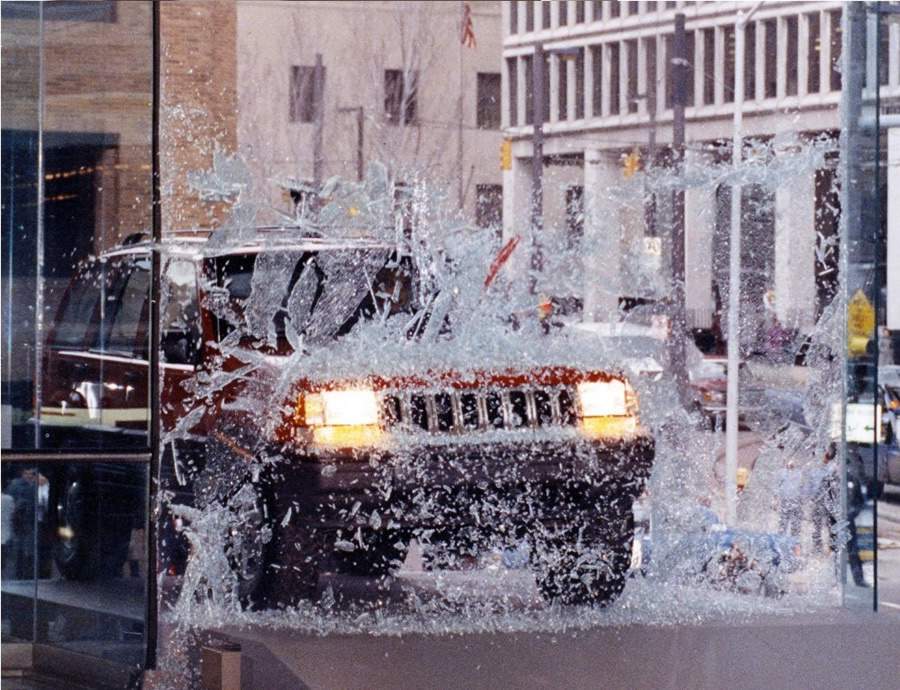 Relembre a trajet&oacute;ria do Jeep&reg; Grand Cherokee, SUV que, em breve, desembarca no Brasil com tecnologia h&iacute;brida plug-in