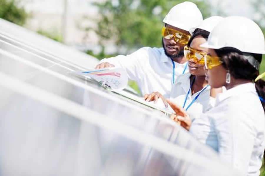 Vagas são destinadas para atuação na construção civil - Shutterstock