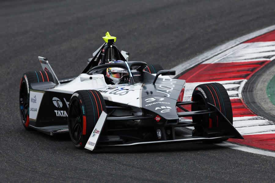 Nick Cassidy em Xangai no &uacute;ltimo domingo